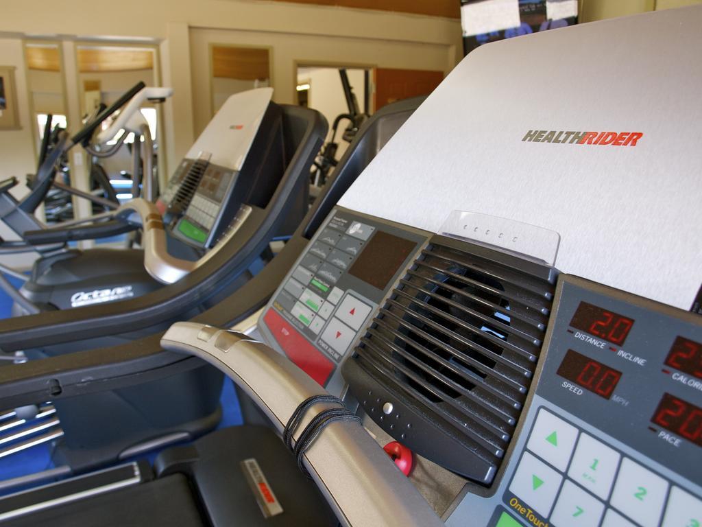 Ypc Fitness & Accomodations Invermere Rum bild