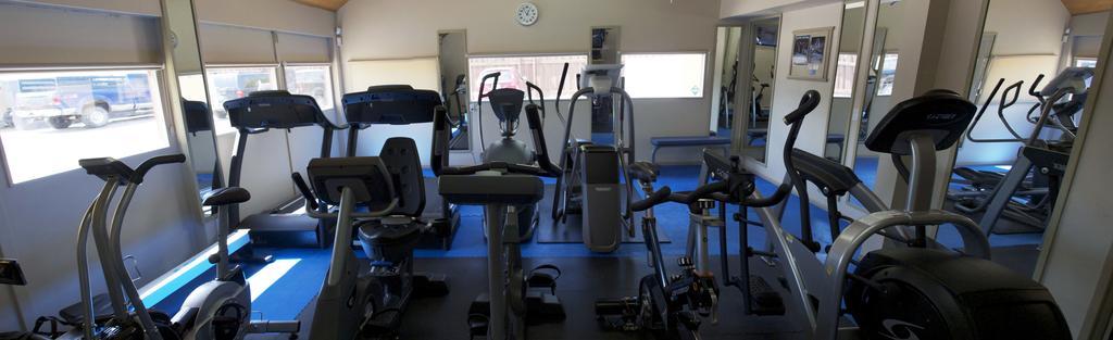 Ypc Fitness & Accomodations Invermere Rum bild